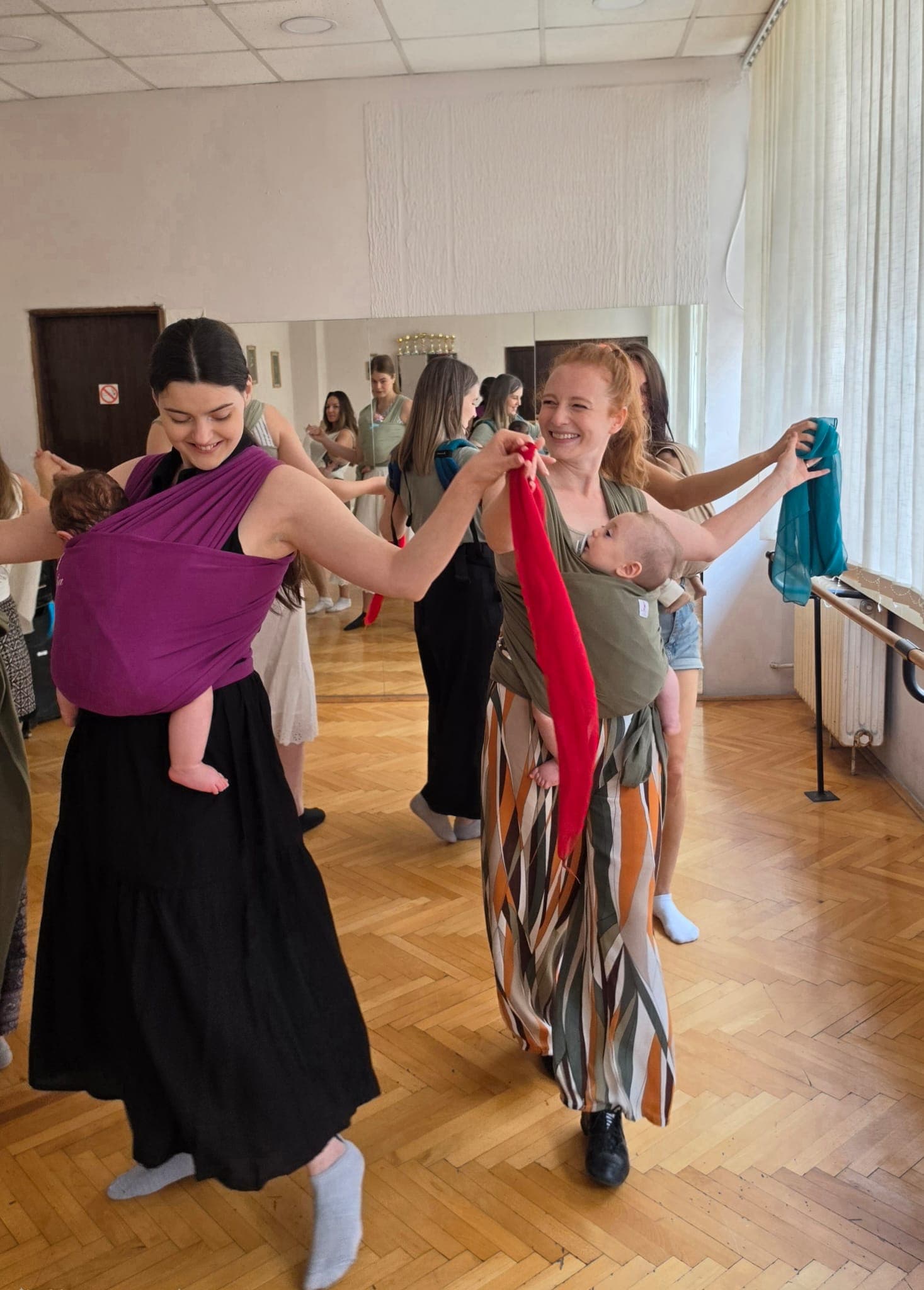 Blizu: pokret i muzika za mame i bebe